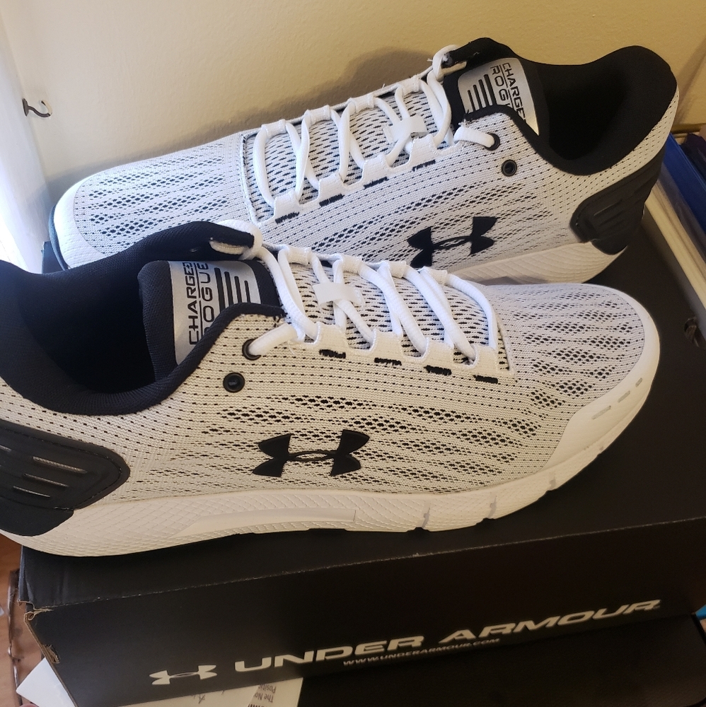 Shoe - Picture 2 of 4